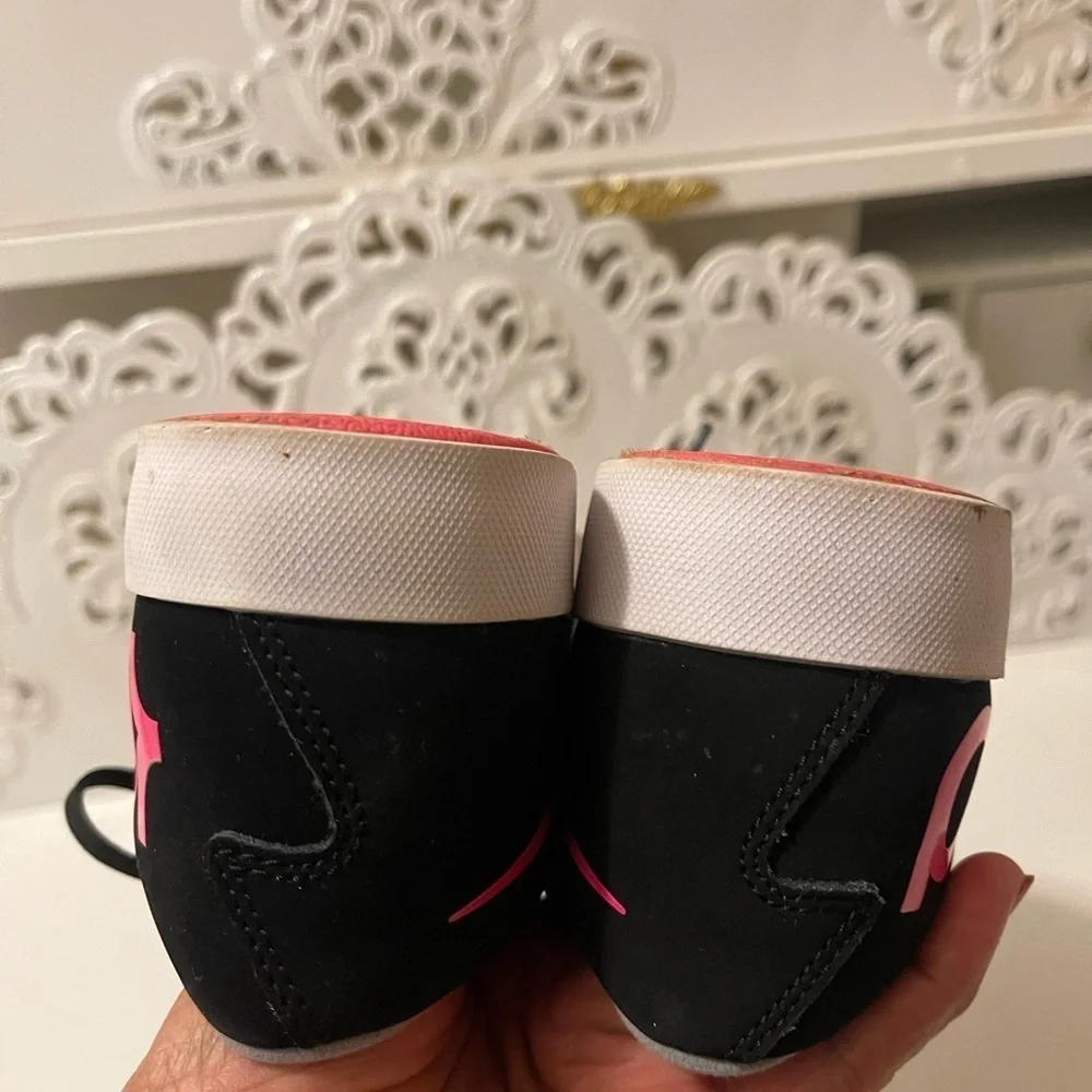 KD Nike sneakers . Hot pink and black